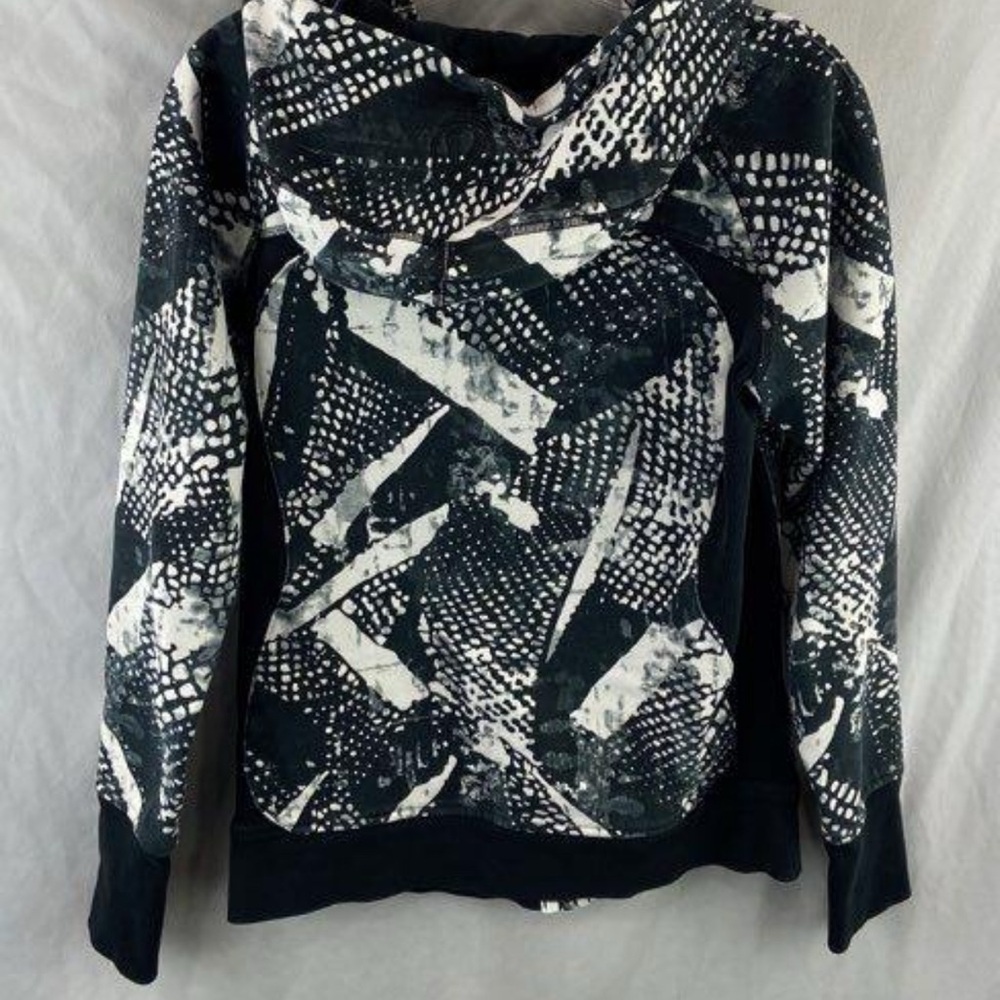 Collectible Lululemon Scuba